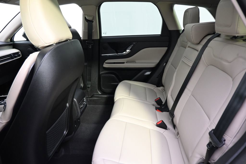 New 2026 Lincoln Corsair Premiere image 21