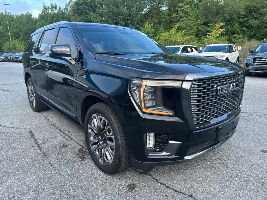 Used 2023 GMC Yukon Denali Ultimate AWD/4WD image 3