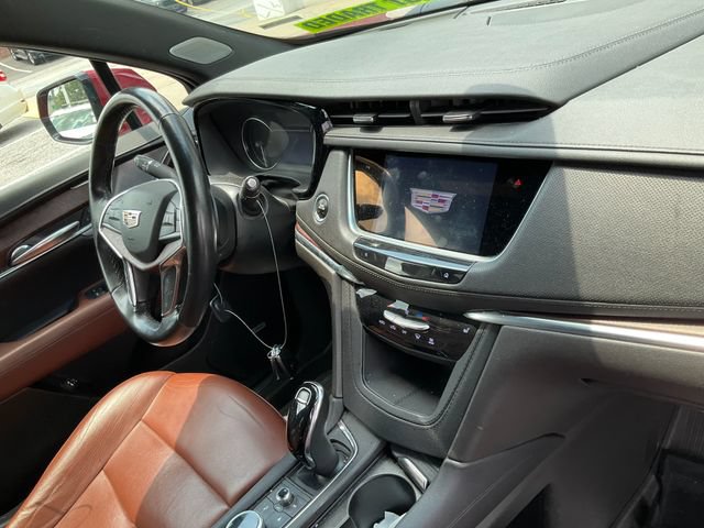 Used 2023 Cadillac XT5 Premium Luxury w/ LPO, Floor Liner Package AWD/4WD image 11