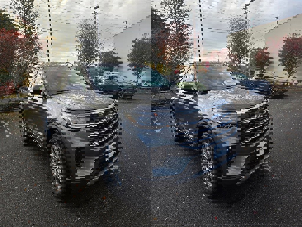 New 2025 Ford Explorer Active w/ Active Comfort Package image 3