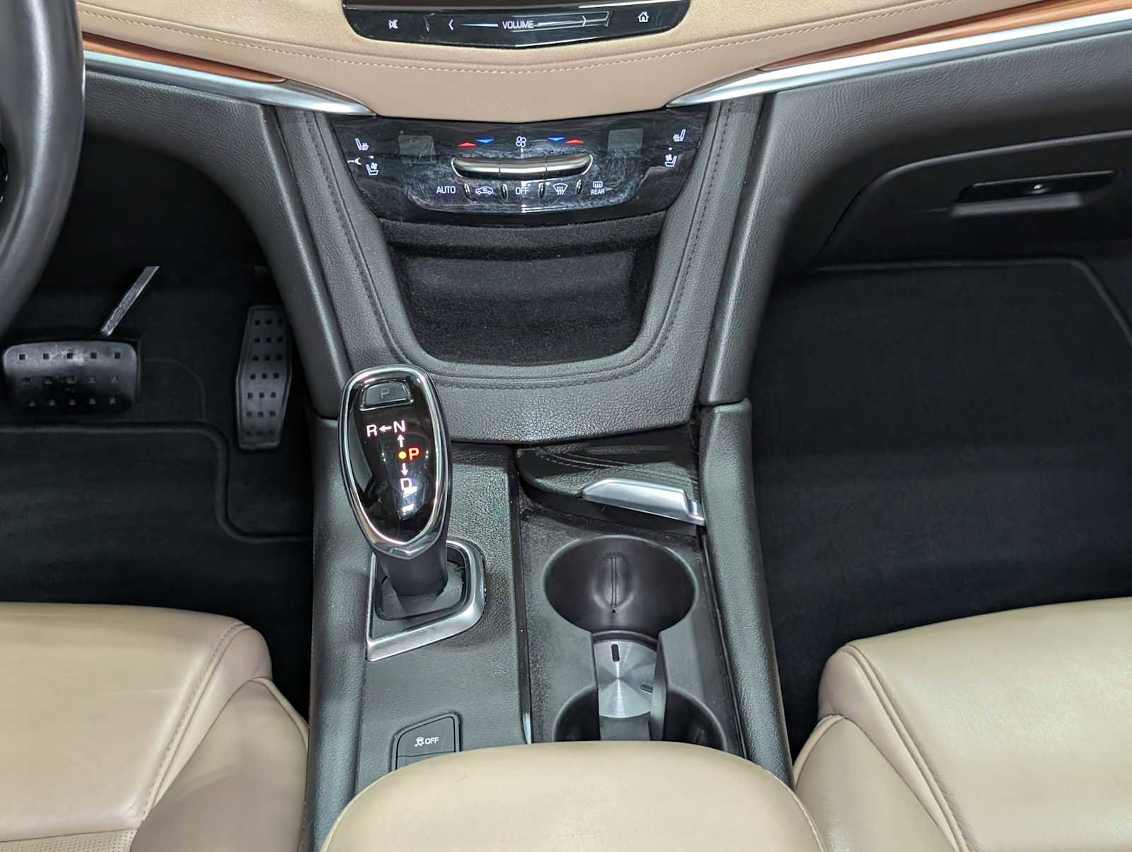 Used 2018 Cadillac XT5 Platinum w/ Driver Assist Package AWD/4WD image 20