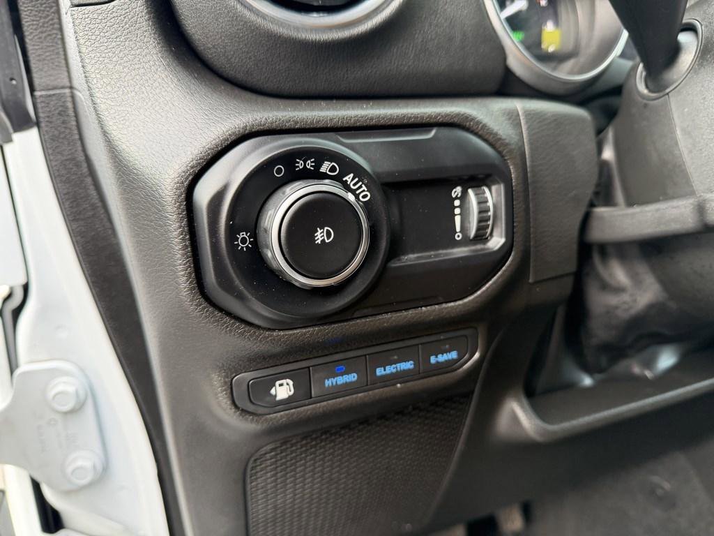 Used 2023 Jeep Wrangler Sahara w/ Cold Weather Group image 22