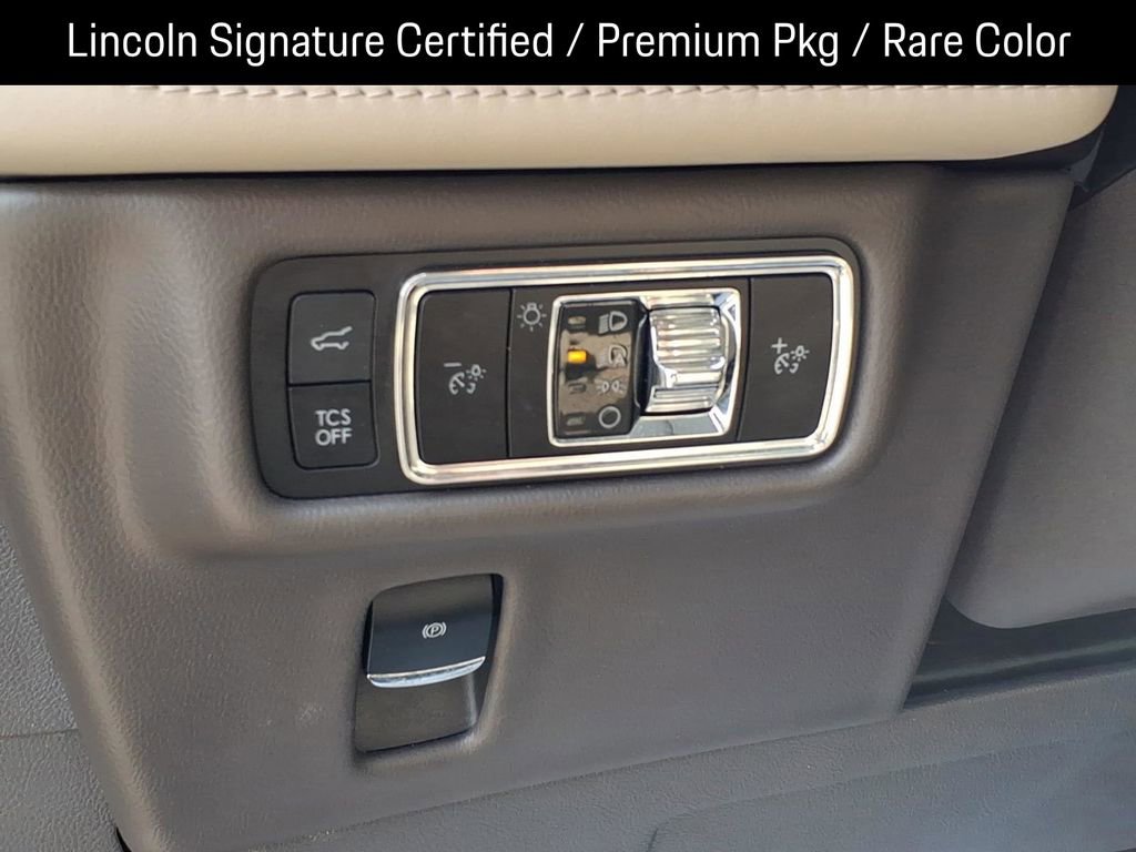 Certified 2023 Lincoln Nautilus FWD w/ Premium Package image 19