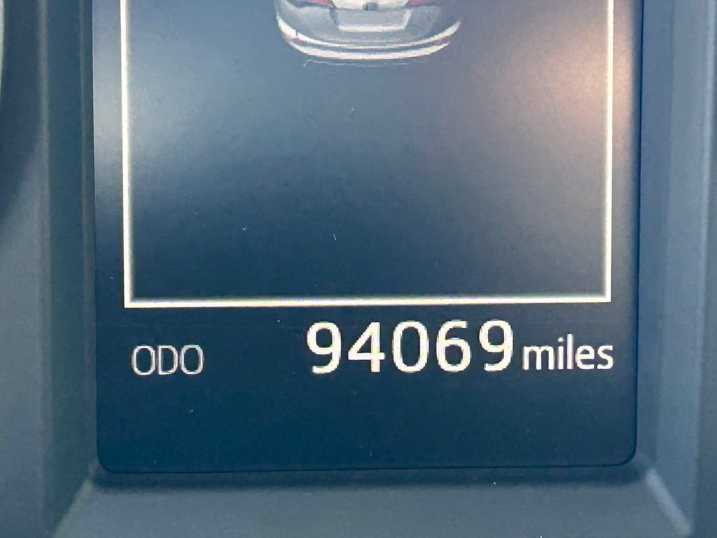 Used 2018 Toyota RAV4 XLE FWD image 14