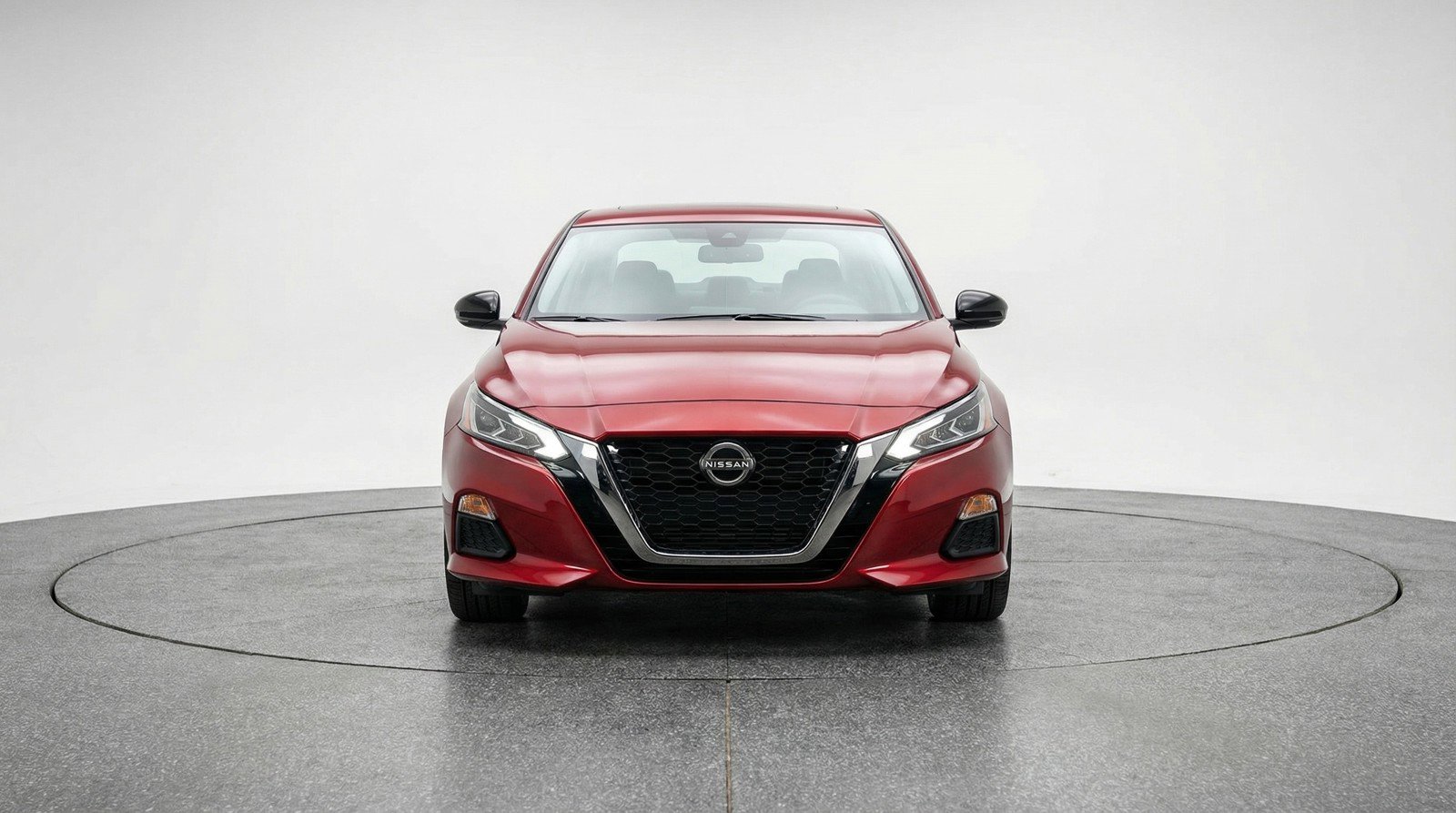 Used 2025 Nissan Altima 2.5 SV image 2