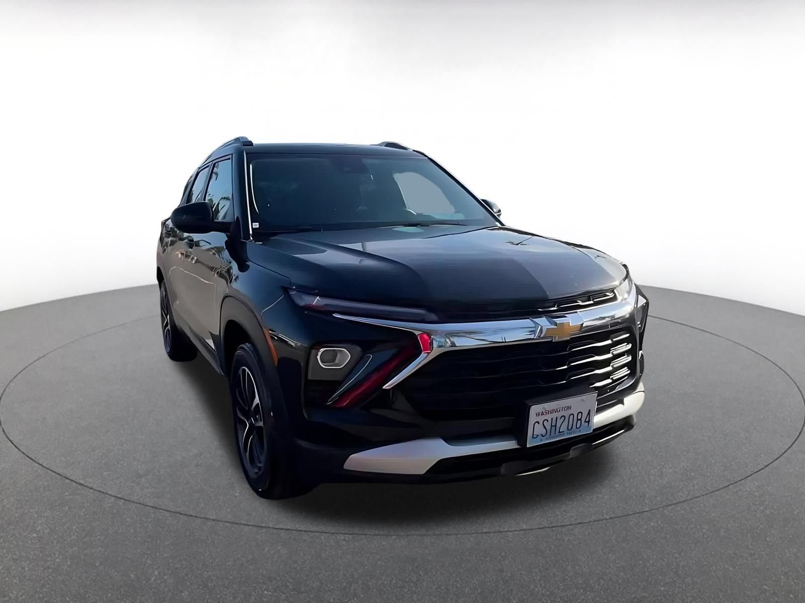 Used 2025 Chevrolet TrailBlazer LT FWD image 3