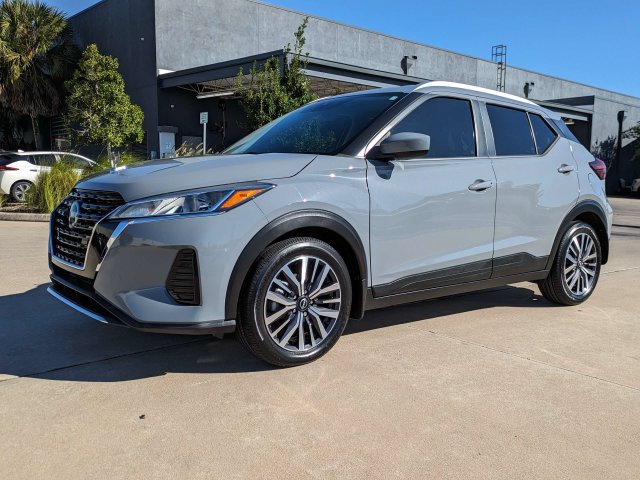 Used 2022 Nissan Kicks SV FWD image 9