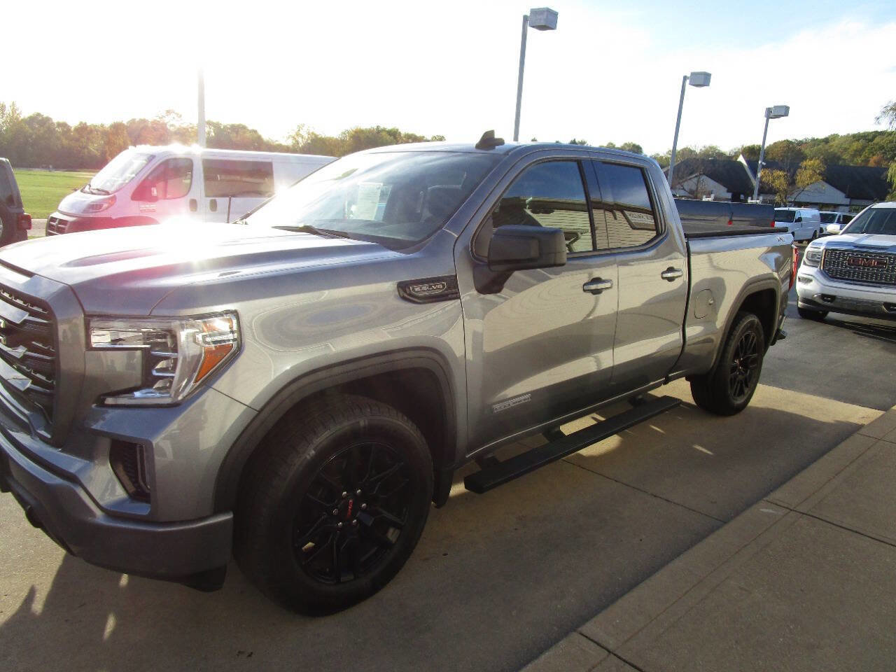 Used 2020 GMC Sierra 1500 Elevation w/ Elevation Value Package image 4