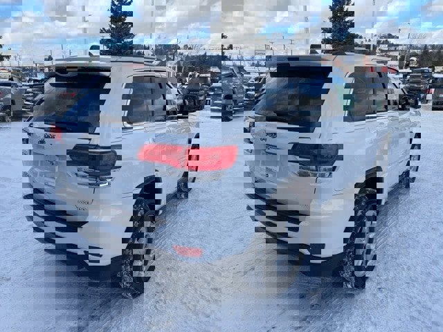 Certified 2016 Jeep Grand Cherokee Laredo w/ Quick Order Package 23E image 6