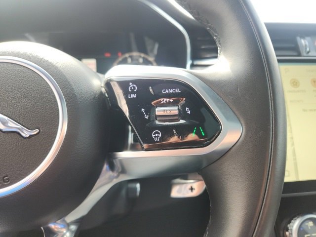 Used 2025 Jaguar F-PACE R-Dynamic S image 33