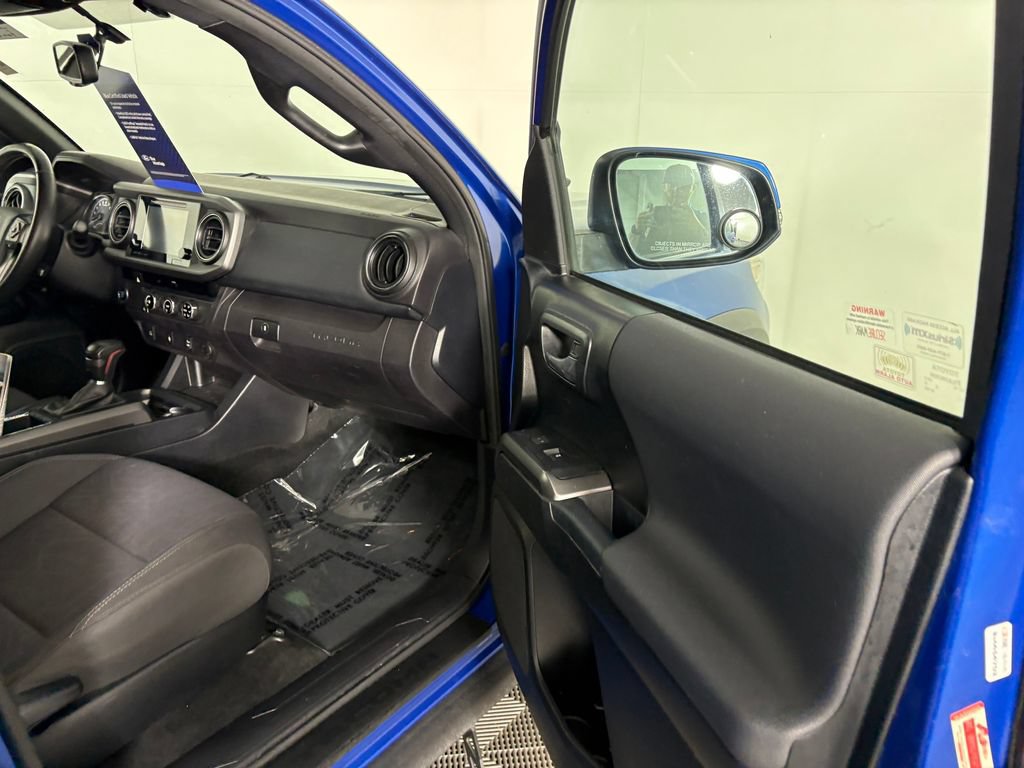 Used 2017 Toyota Tacoma TRD Off-Road w/ Tow Package RWD image 33