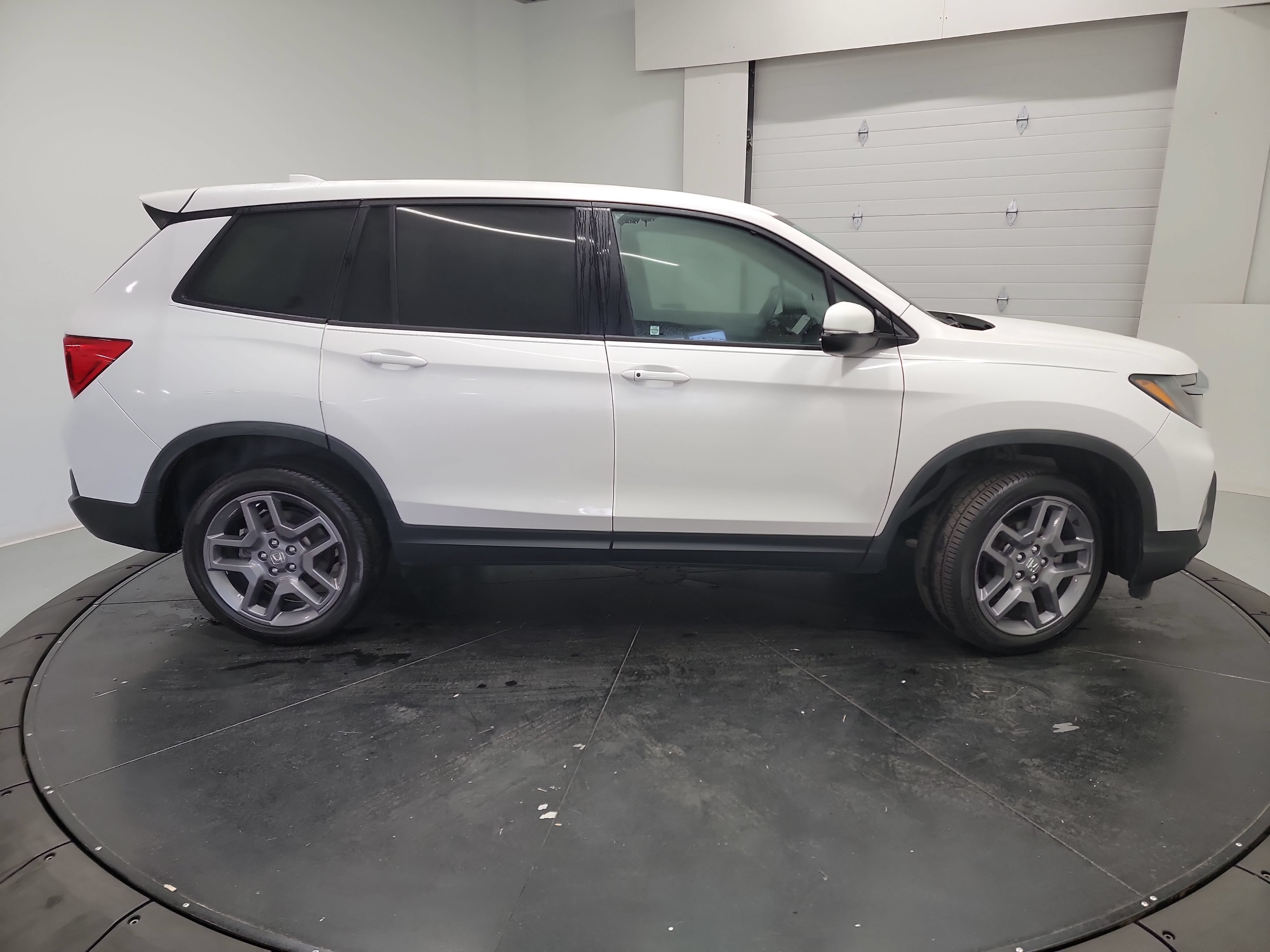 Used 2023 Honda Passport EX-L image 11
