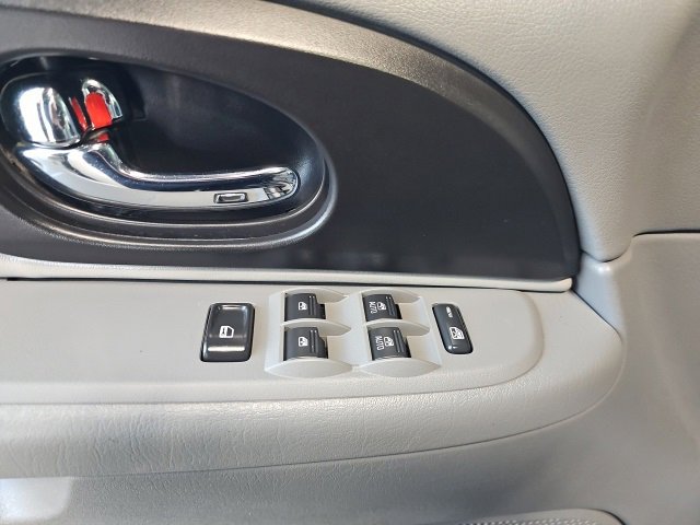 Used 2007 GMC Envoy SLE image 13