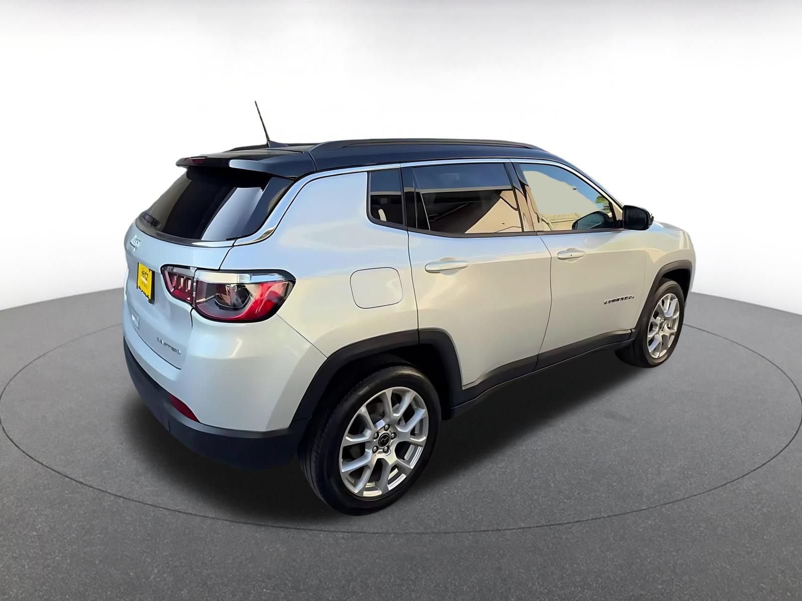 Used 2025 Jeep Compass Limited AWD/4WD image 14