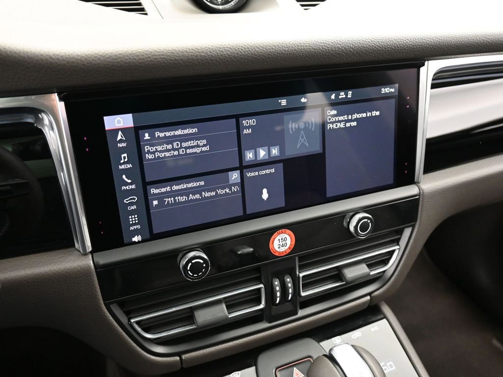 Certified 2025 Porsche Macan image 21
