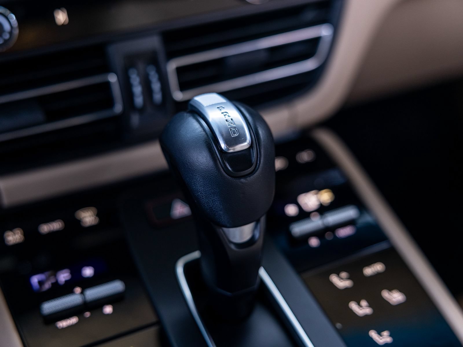 Certified 2024 Porsche Macan AWD/4WD image 58