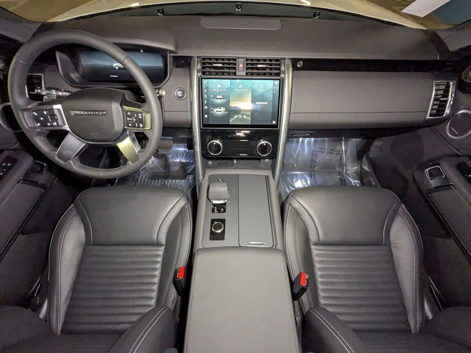 New 2025 Land Rover Discovery S image 15