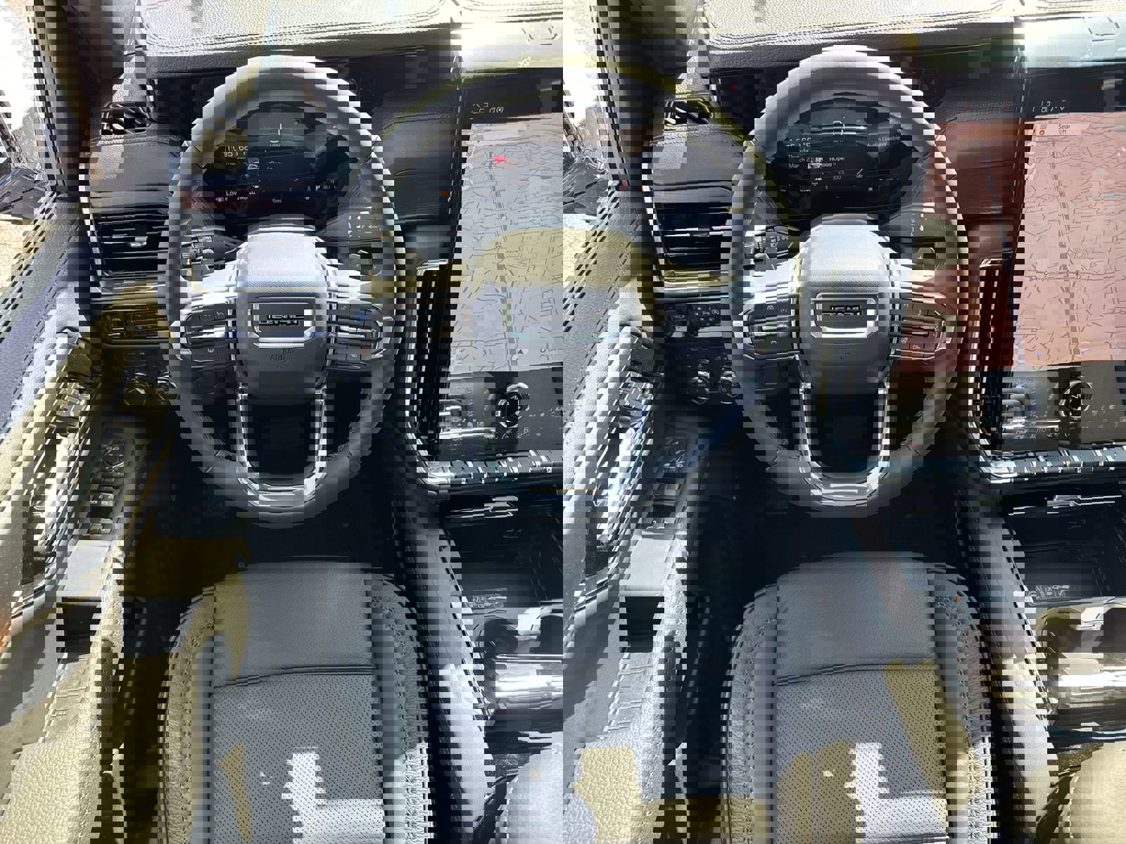 Used 2026 GMC Yukon Denali w/ Sun & Power Step Package AWD/4WD image 29