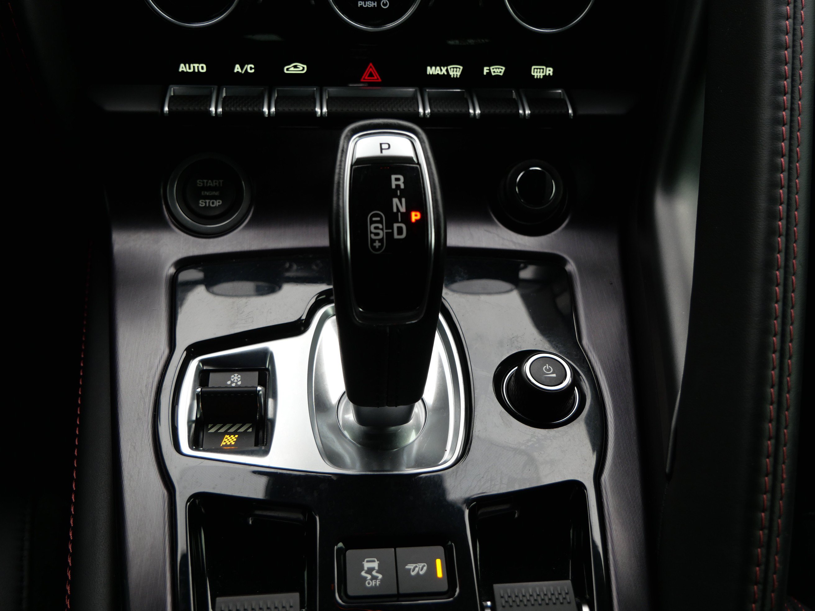 Used 2020 Jaguar F-TYPE Convertible RWD image 17