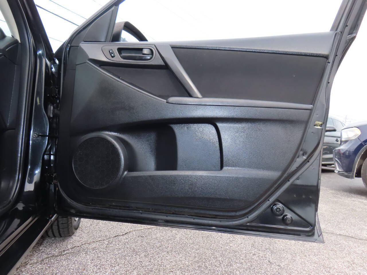 Used 2011 MAZDA MAZDA3 i Sport FWD image 40