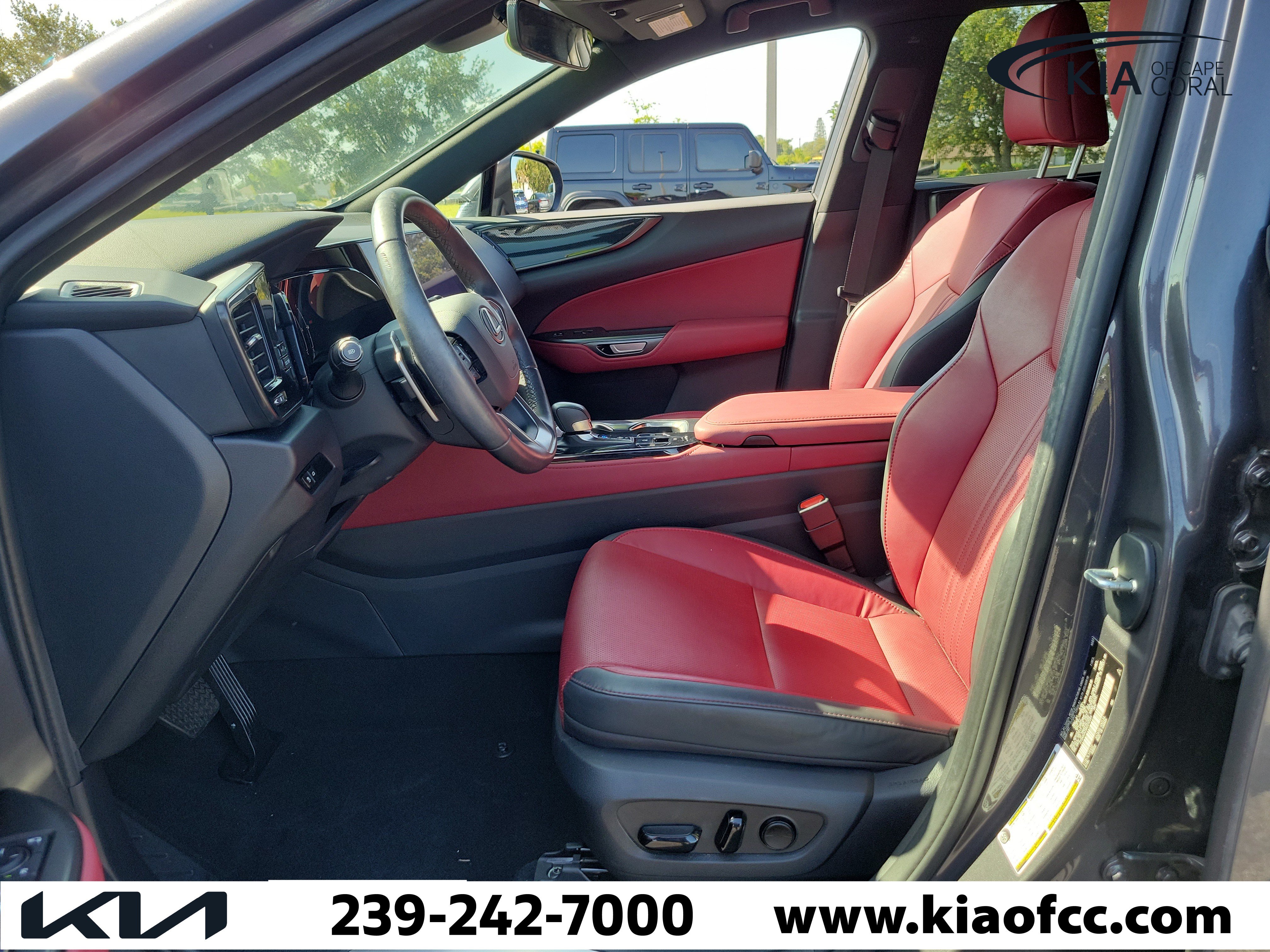 Used 2024 Lexus NX 250 FWD w/ Towing Package (2000 Lbs) image 21