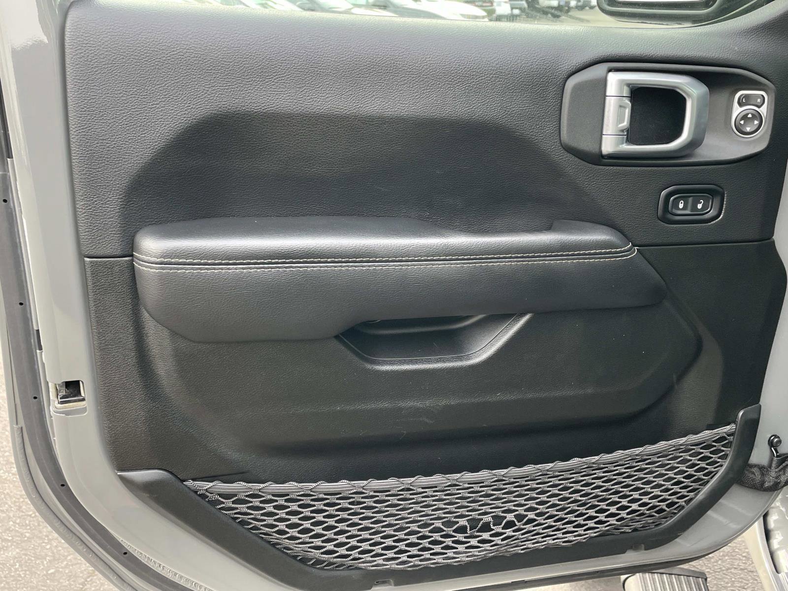 Used 2022 Jeep Wrangler Unlimited Sahara w/ Cold Weather Group image 19