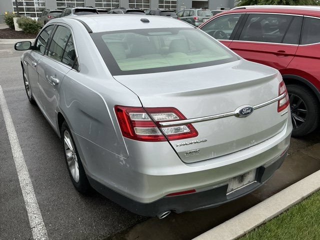 Used 2018 Ford Taurus SE FWD image 10