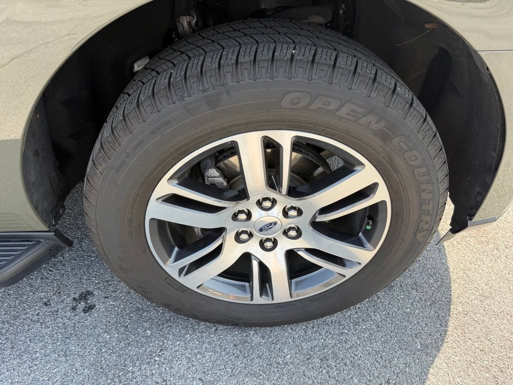Certified 2024 Ford Expedition XLT AWD/4WD image 9