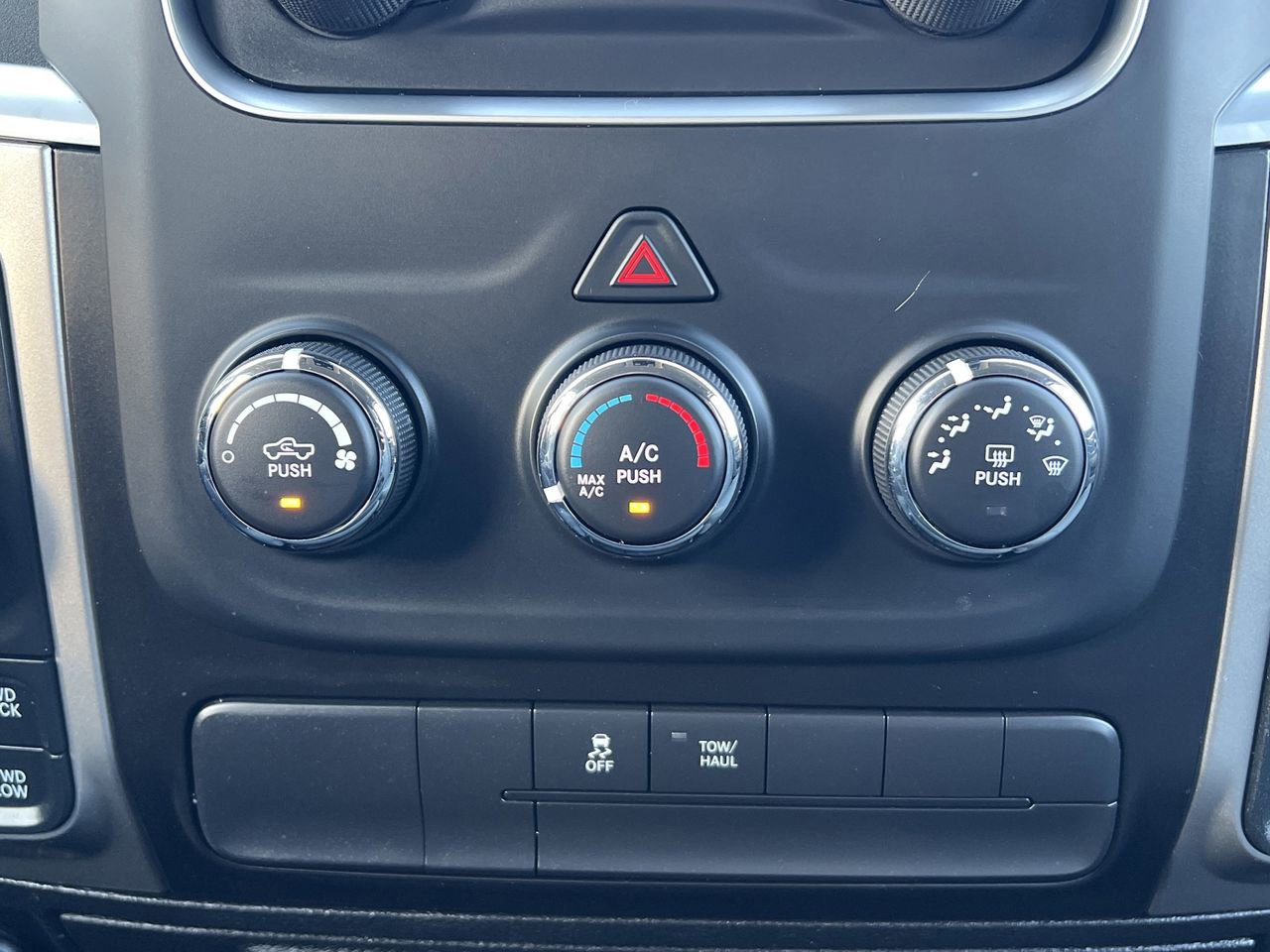 Used 2019 RAM 1500 Classic SLT image 5