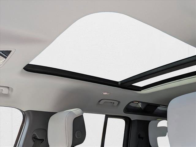 New 2025 Land Rover Defender 110 X-Dynamic SE image 12