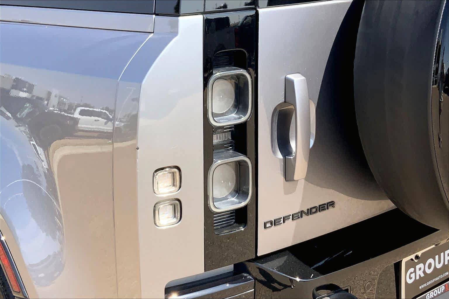 Used 2023 Land Rover Defender 110 X AWD/4WD image 29
