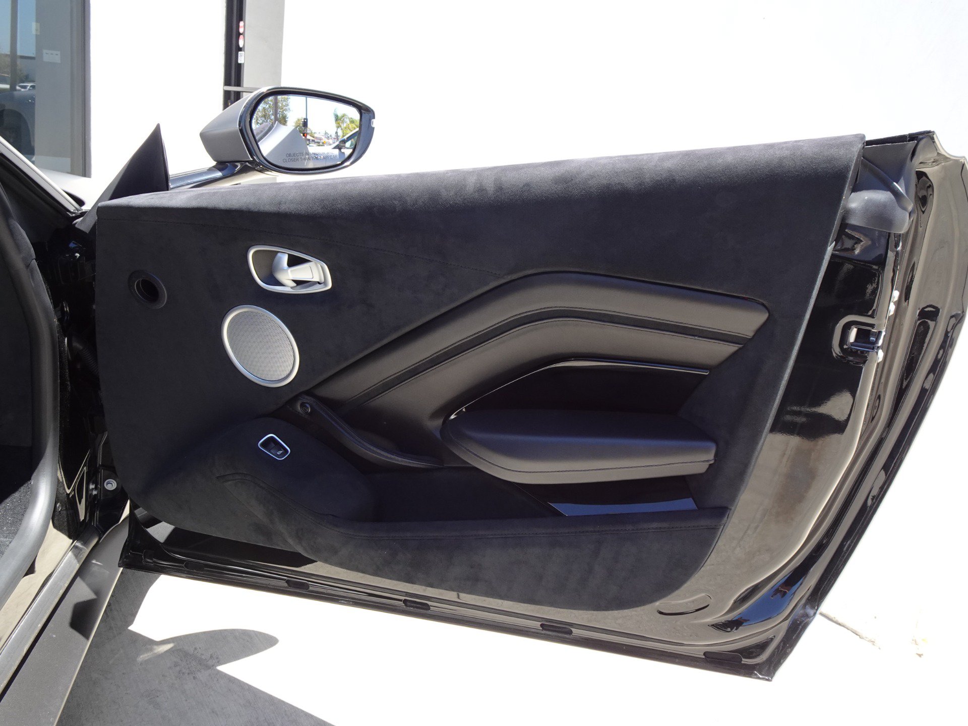 Used 2020 Aston Martin V8 Vantage Coupe RWD image 14