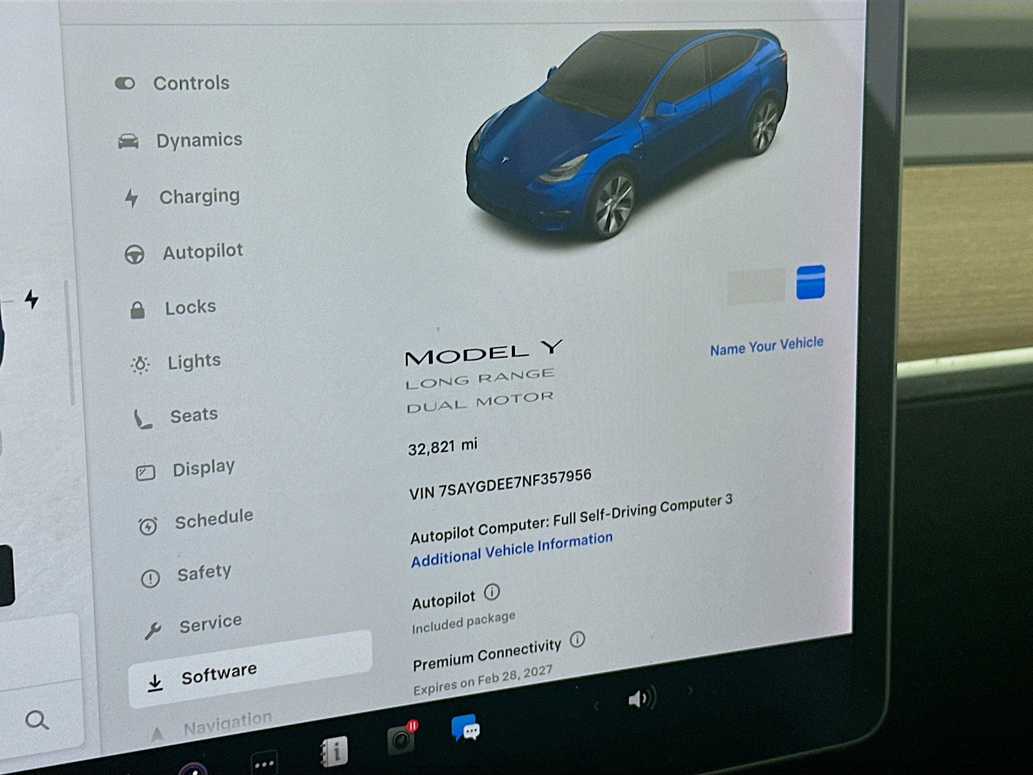 Used 2022 Tesla Model Y Long Range image 17