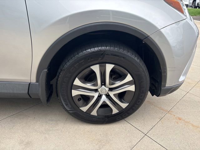 Used 2016 Toyota RAV4 LE AWD/4WD image 27