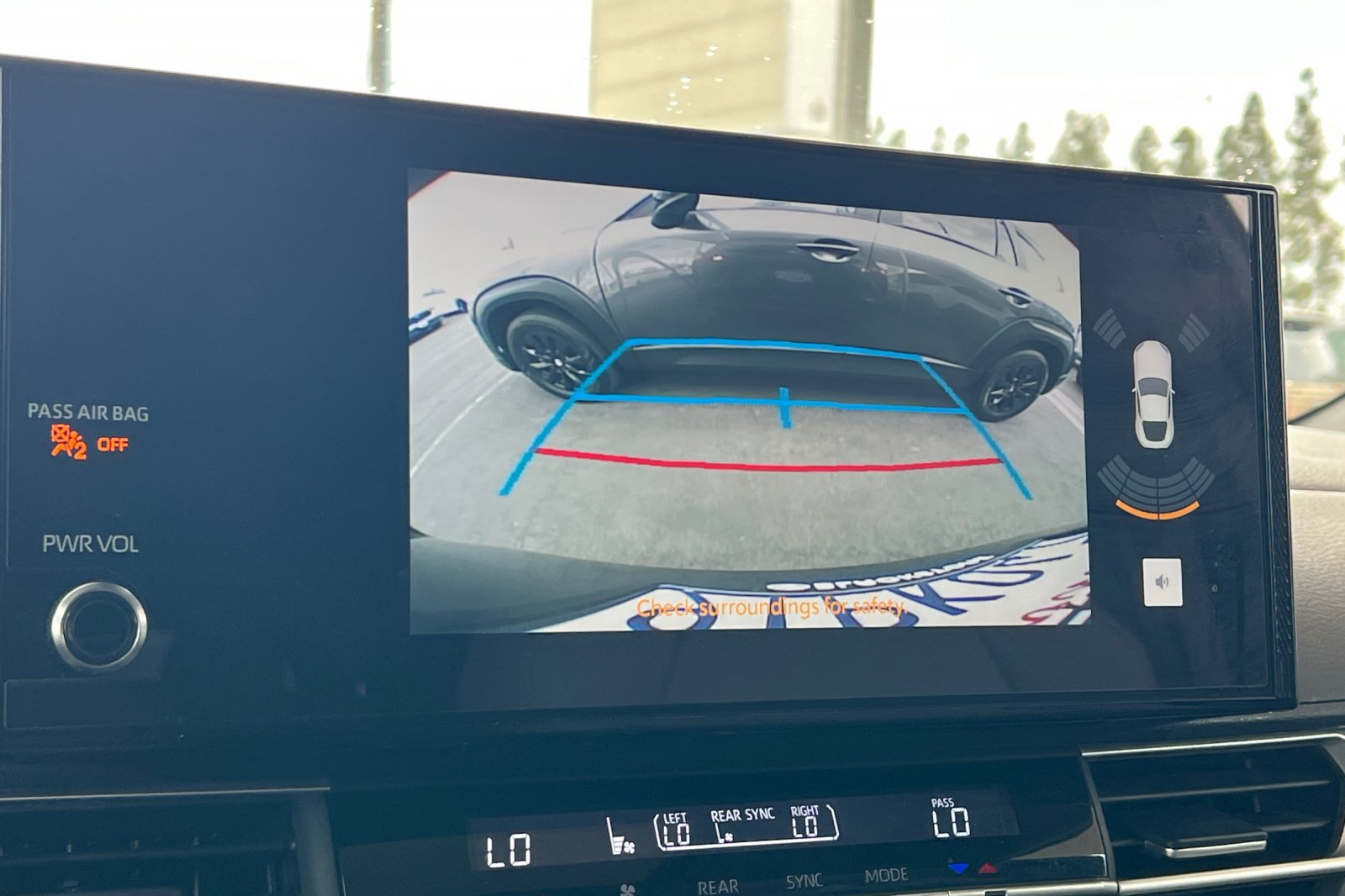 Certified 2025 Toyota Sienna XLE FWD image 20