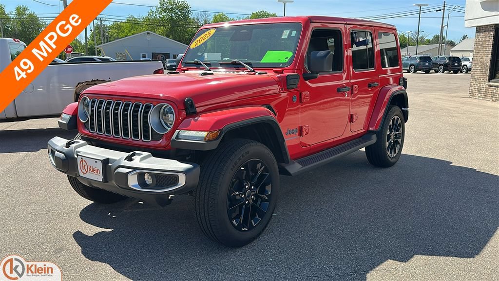 Used 2025 Jeep Wrangler Unlimited Sahara AWD/4WD image 3