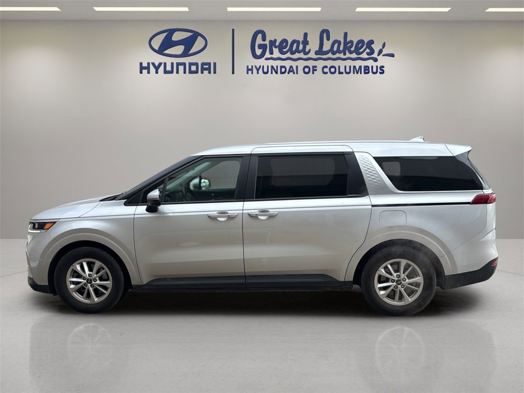 Used 2022 Kia Carnival LX image 2