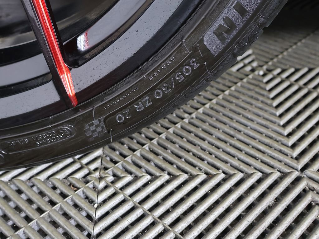 Used 2023 Chevrolet Corvette Stingray Premium Conv w/ Z51 Performance Package image 28