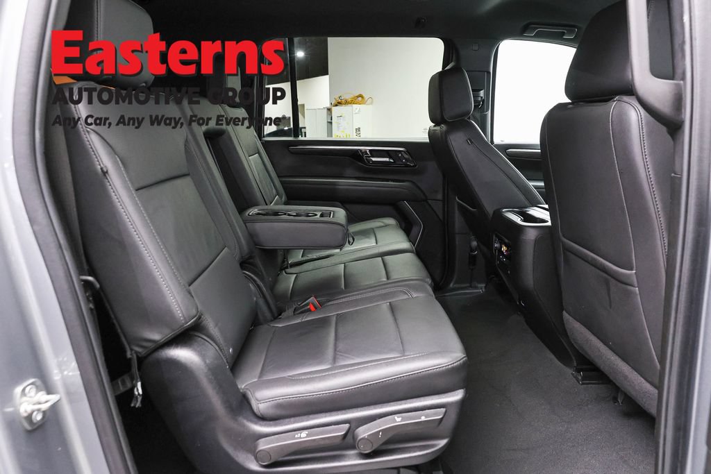 Used 2025 Chevrolet Suburban Z71 AWD/4WD image 25