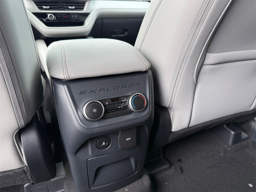New 2025 Ford Explorer Active w/ Active Comfort Package image 18