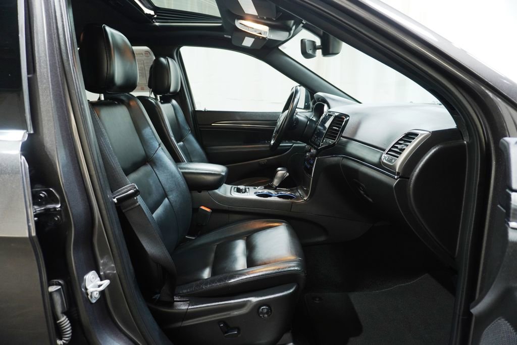 Used 2020 Jeep Grand Cherokee Limited w/ Premium Lighting Group image 12