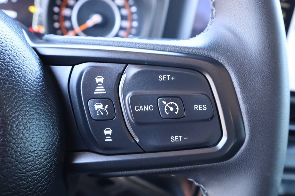 Used 2025 Jeep Wrangler Unlimited Rubicon w/ Convenience Group AWD/4WD image 24