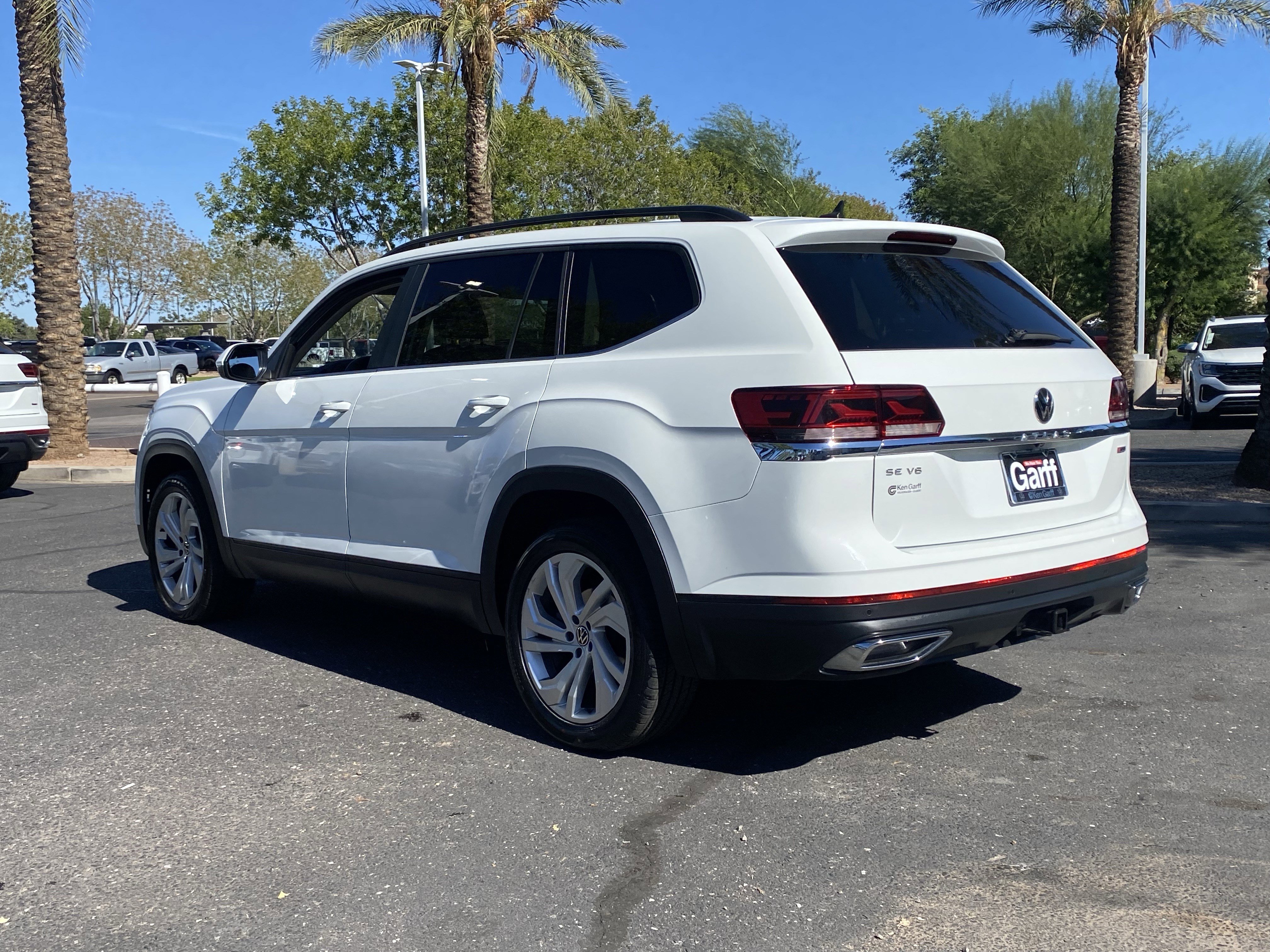 Used 2022 Volkswagen Atlas SE w/ Panoramic Sunroof Package image 3