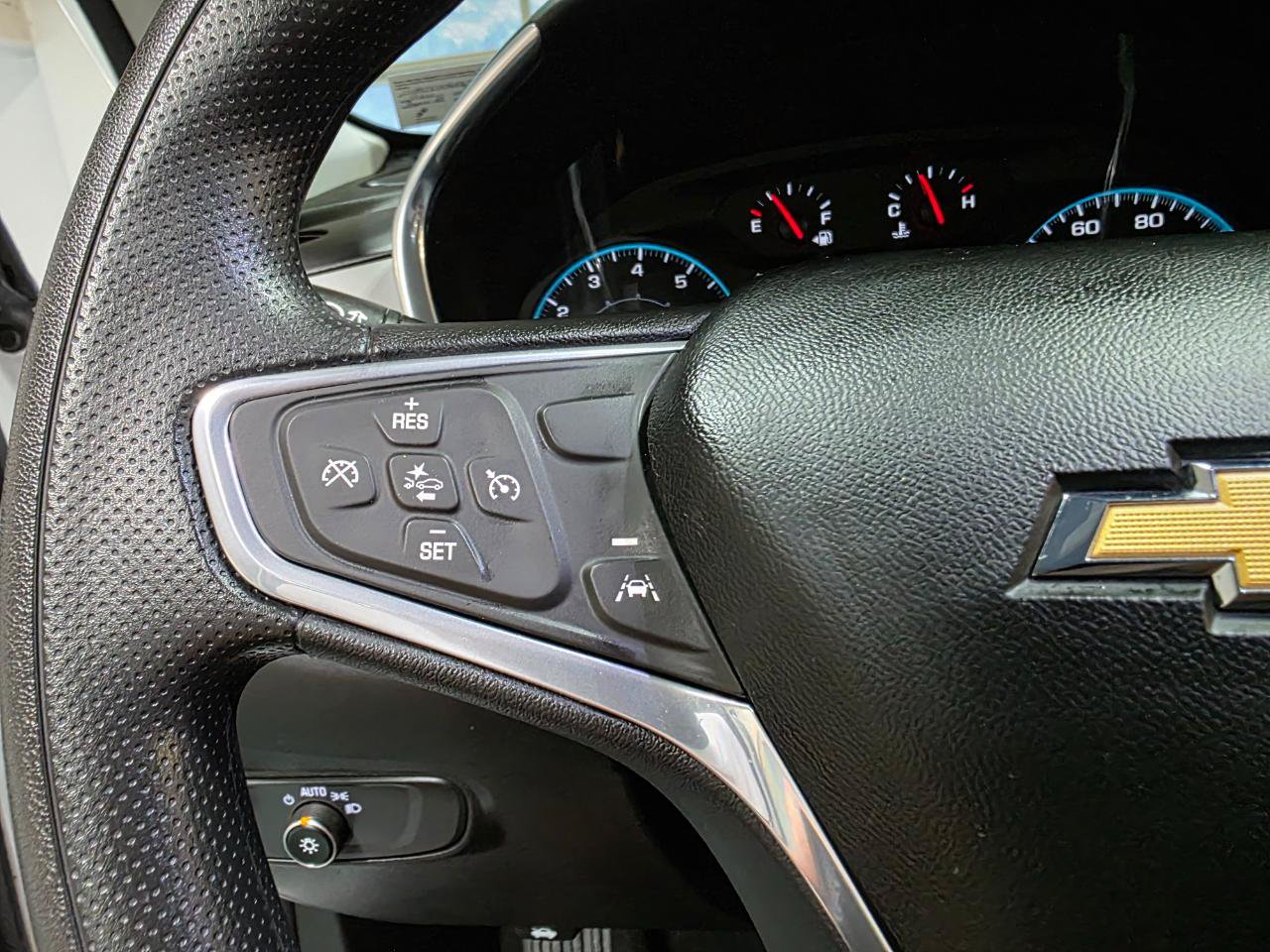 Used 2022 Chevrolet Equinox LS FWD image 29