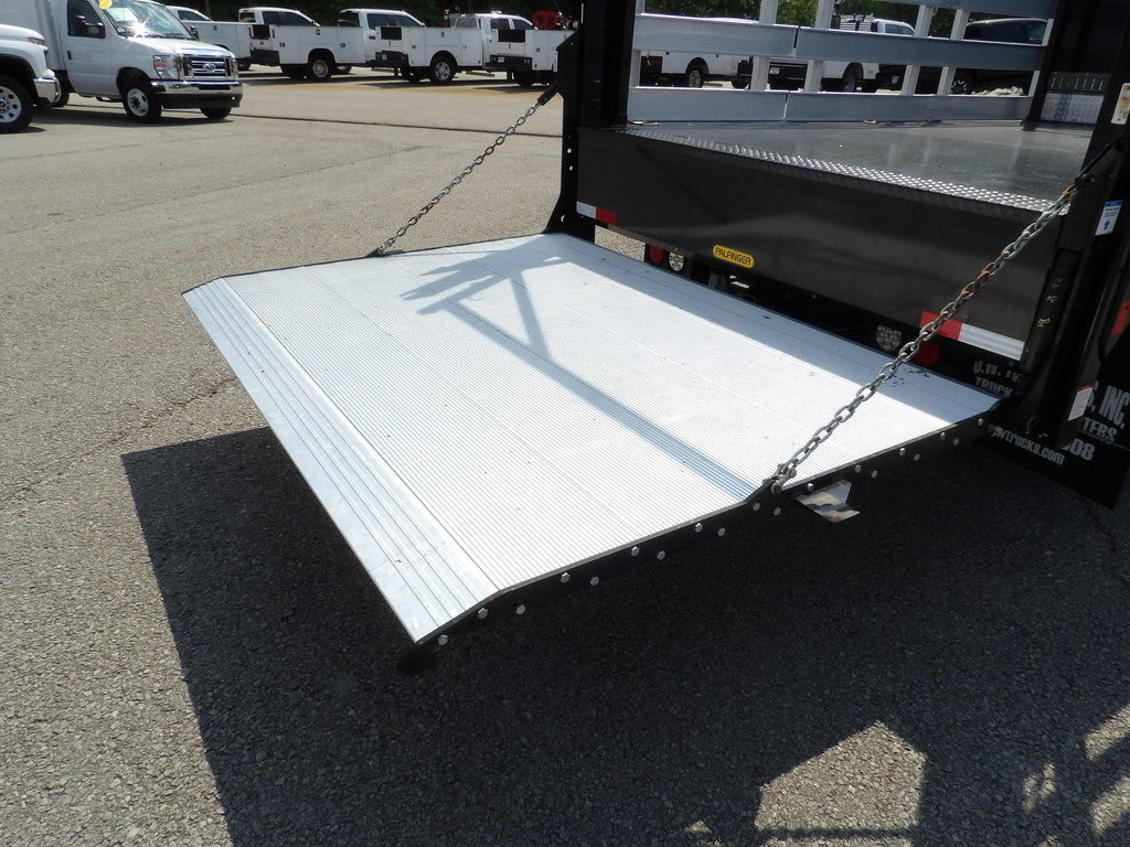 Used 2021 RAM 5500 Tradesman w/ Chrome Appearance Group RWD image 50