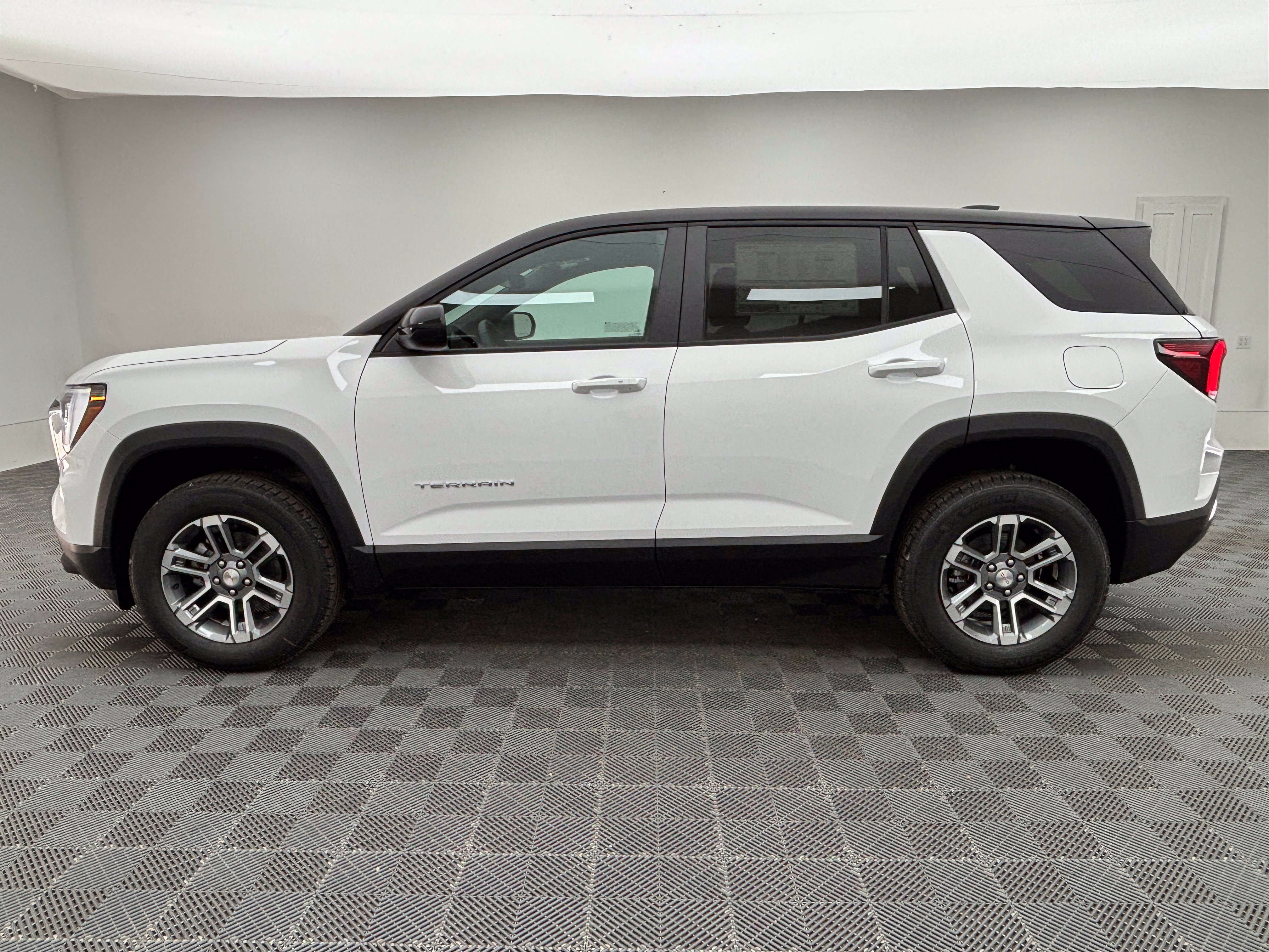 New 2027 GMC Terrain Elevation FWD image 11