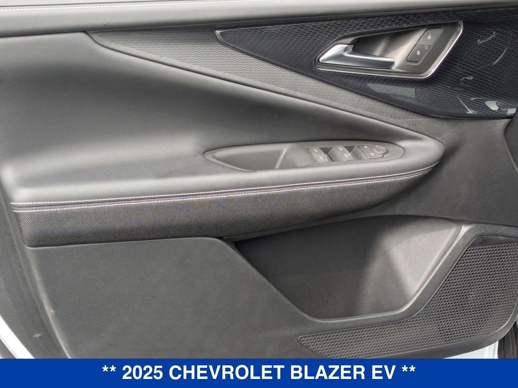 New 2025 Chevrolet Blazer EV LT image 11
