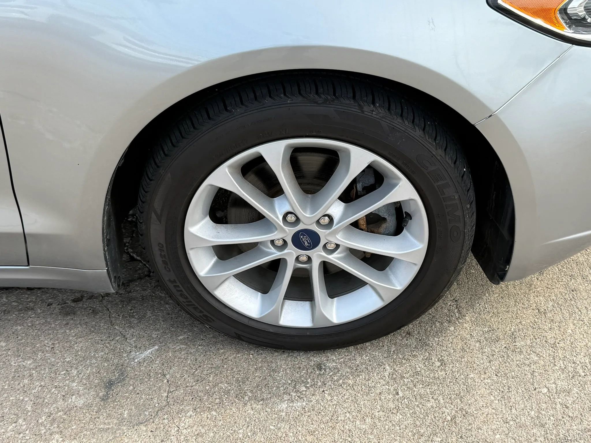 Used 2020 Ford Fusion Energi Titanium FWD image 47