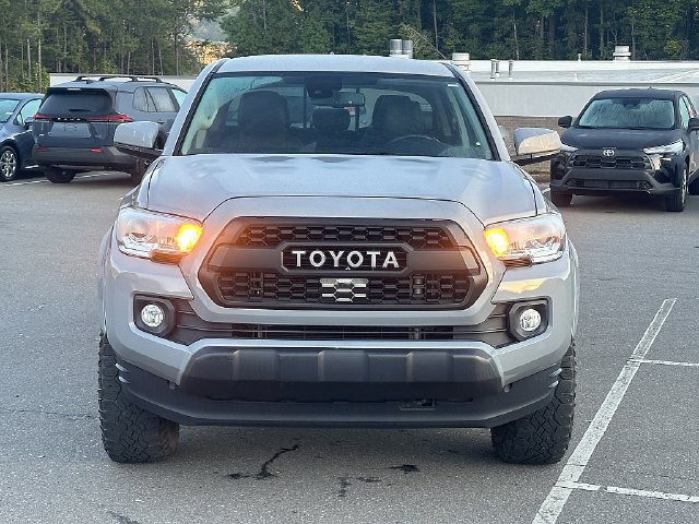 Used 2021 Toyota Tacoma SR5 RWD image 3