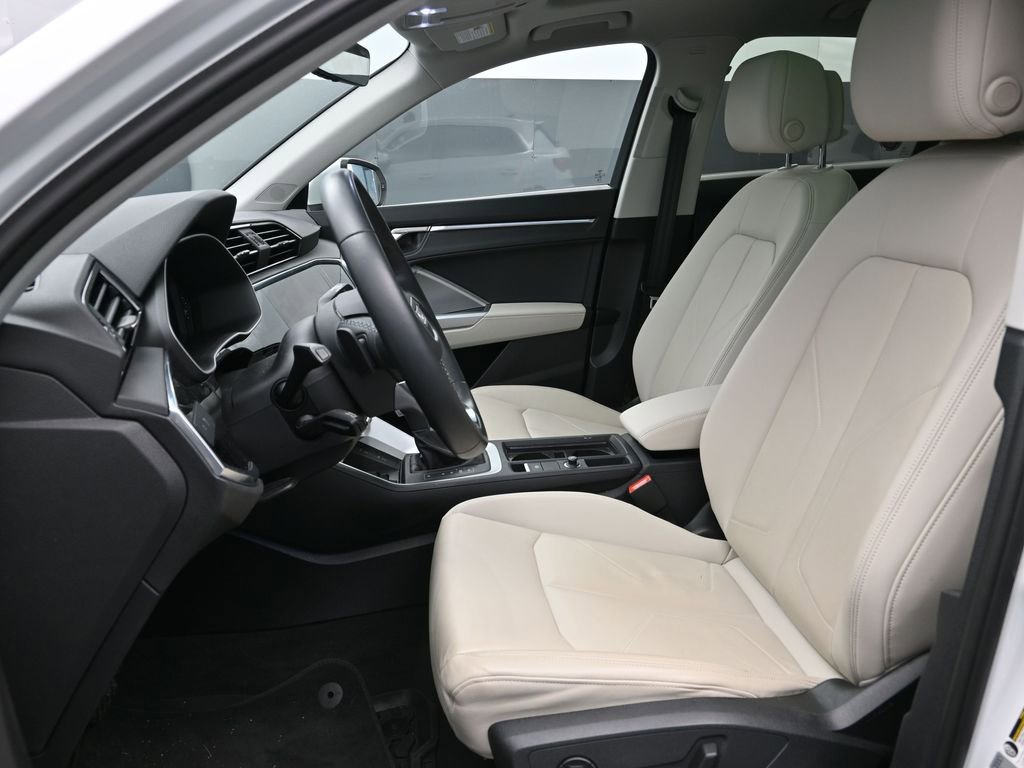 Used 2024 Audi Q3 2.0T Premium Plus w/ Premium Plus Package image 5